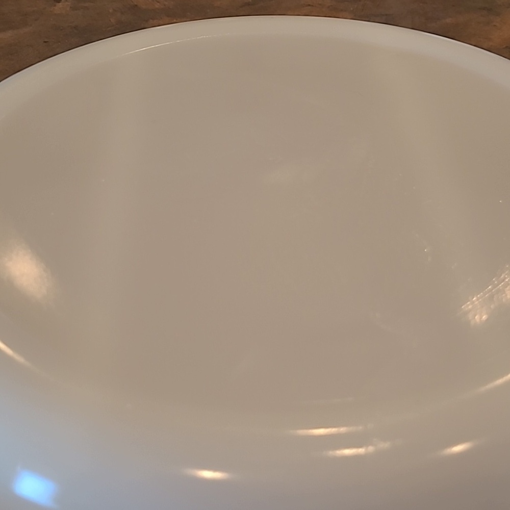 VINTAGE Milk Glass Divided Serving Platter, Scalloped Edge Heart Detail - Picture 9 of 13